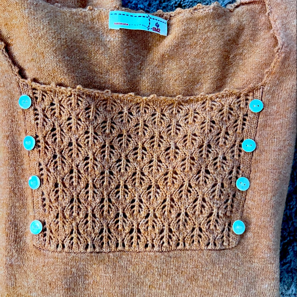 Beautiful sweater - Picture 3 of 3